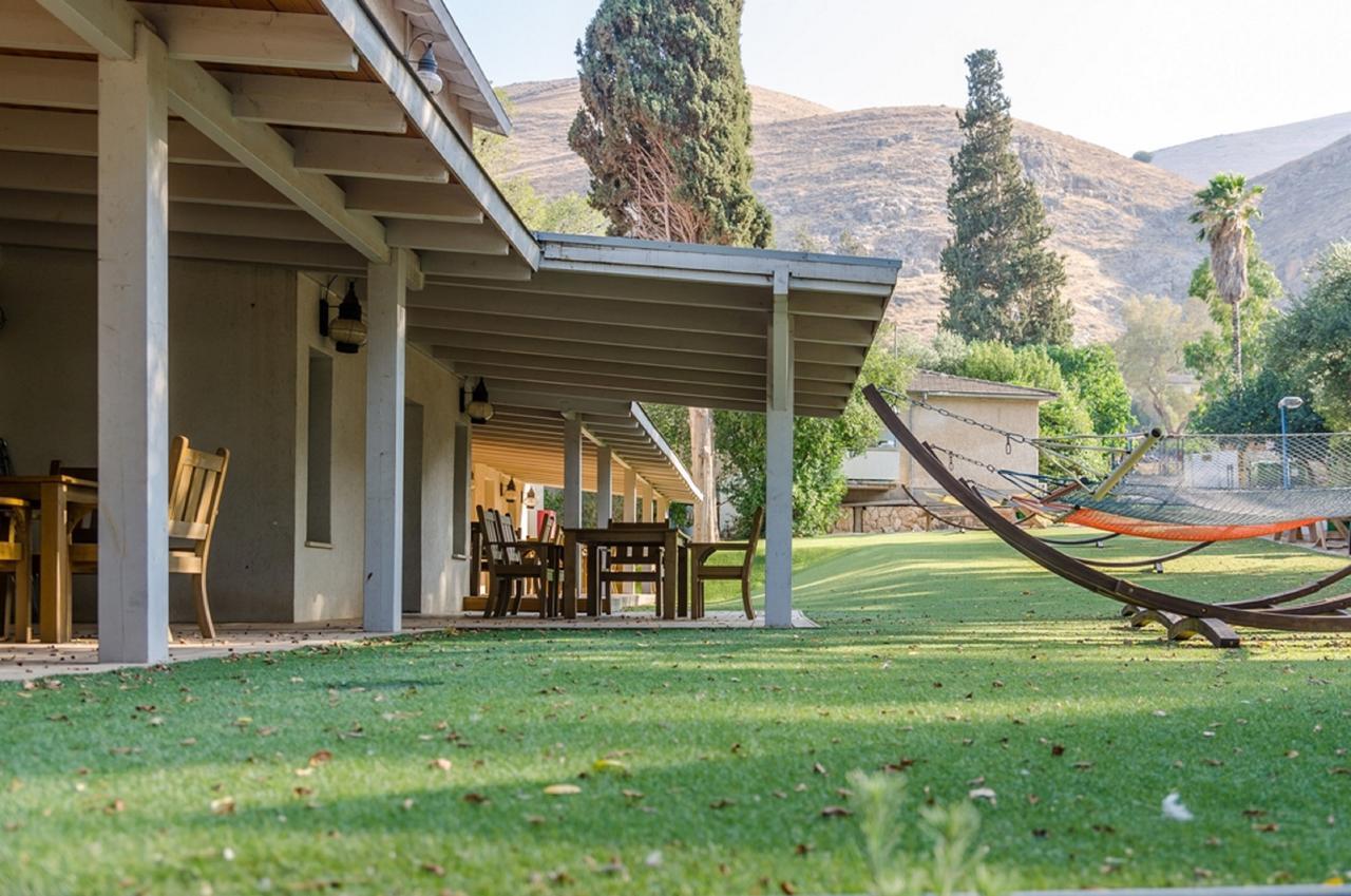 Bait Alfa Kibbutz Country Lodging Bet Alfa Exterior photo